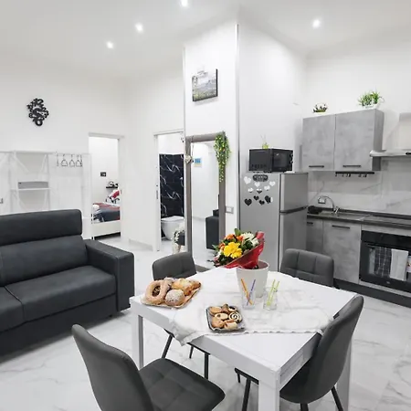 בית נופש Chiara's נאפולי