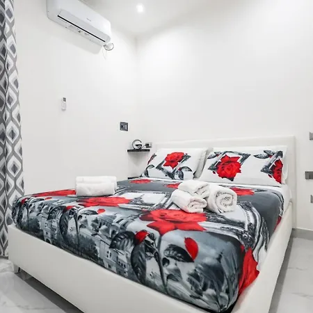 Chiara's * נאפולי